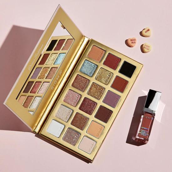 Sigma Beauty Meant To Be Beauty Bundle DIANA SALDANA EYESHADOW PALETTE + Begonia - Blush pink creamy sheen Lip Cream