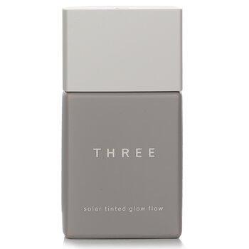 THREE Solar Tinted Glow Flow Liquid Foundation SPF 50 02